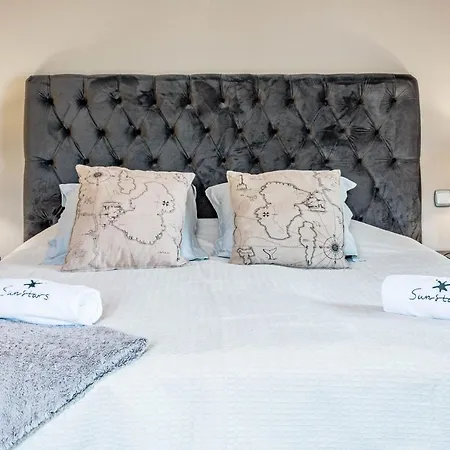 Exclusive 6 Bedroom Modern Chic With A Private Pool And Amazing Ocean View Benahavís