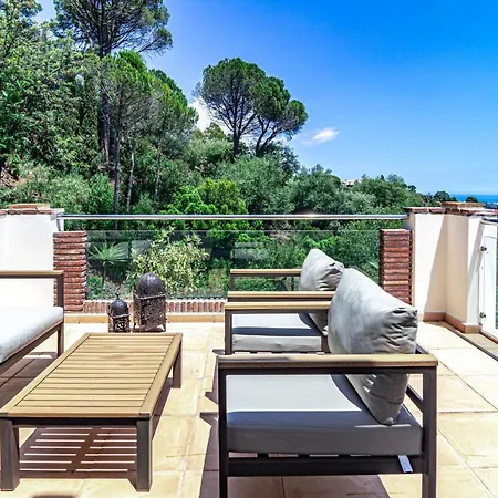 Exclusive 6 Bedroom Modern Chic With A Private Pool And Amazing Ocean View Villa