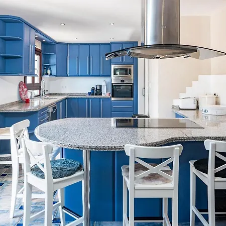 Exclusive 6 Bedroom Modern Chic With A Private Pool And Amazing Ocean View Benahavís