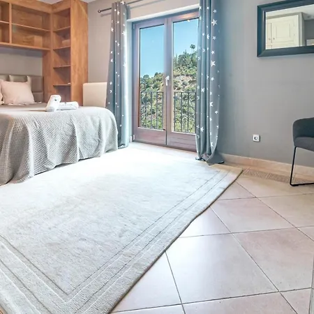 Exclusive 6 Bedroom Modern Chic With A Private Pool And Amazing Ocean View Villa *