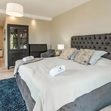 Exclusive 6 Bedroom Modern Chic With A Private Pool And Amazing Ocean View