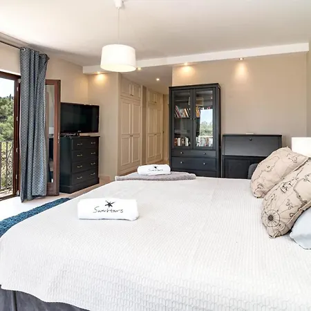 Exclusive 6 Bedroom Modern Chic With A Private Pool And Amazing Ocean View *